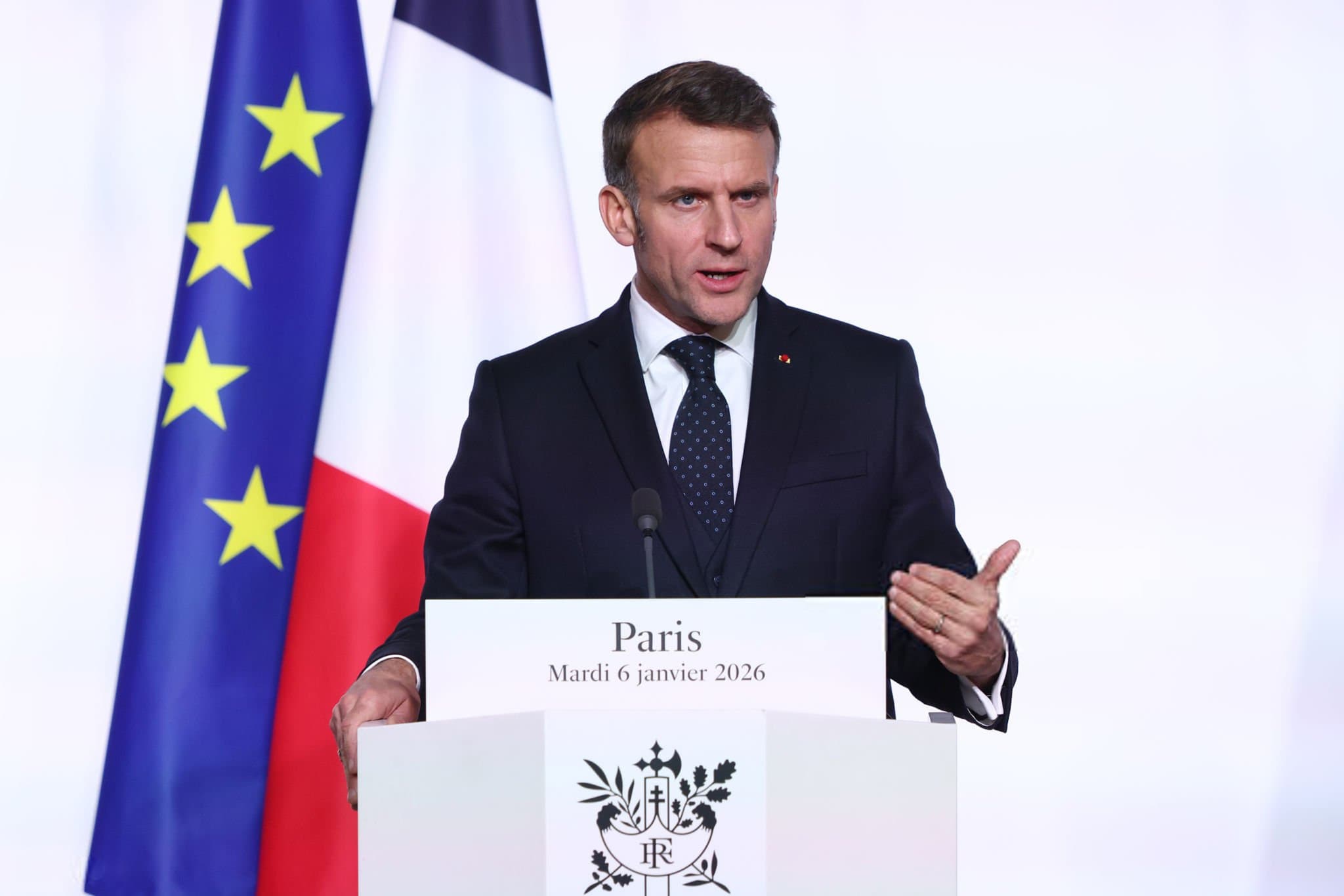 Президент Франции Макрон принял в Елисейском дворце Сафонова и других футболистов «ПСЖ»